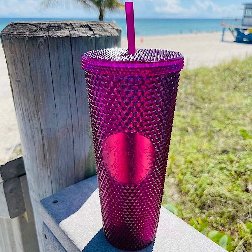 Starbucks Hot Pink Studded Tumbler Cold Cup 24oz
Venti New Iridescent